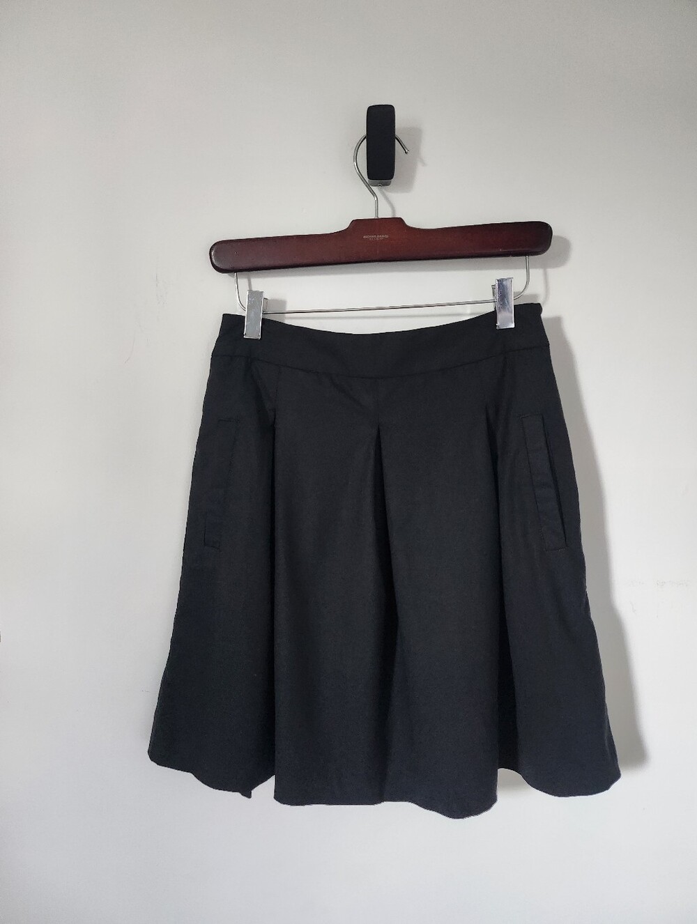 BCBGMaxAzria Black A-Line Pleated Skirt